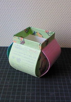 スカート付き小物入れ完成.jpg